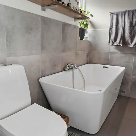 Lovely With Garden, Close To Casa vacanze *