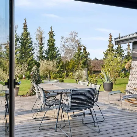 Casa vacanze Lovely With Garden, Close To Bøtø By